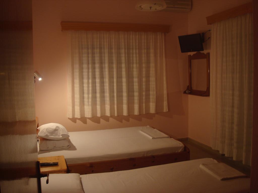 Hotel Filoxenia Neoi Poroi Habitación foto